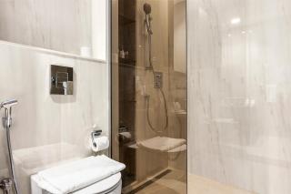 Luxury 1BR in Business Bay with Burj Khalifa Views, Balcony, Pool and Gym Access - 2