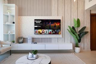 4BR Luxury Apartment with Burj Khalifa View and Direct Dubai Mall Access - Pool and PS5 Included - 4