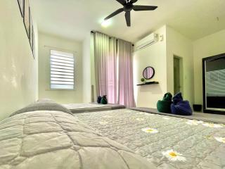 Hanan Homestay Klebang Ipoh with a view of Mount Korbu, for Musl!m only!! - Ipoh - 4