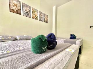 Hanan Homestay Klebang Ipoh with a view of Mount Korbu, for Musl!m only!! - Ipoh - 2