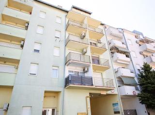 Stylish Apartments with Osijek Near Top Attractions - 8