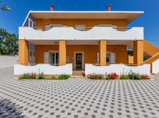 Peaceful Murvica Villa Pool, Garden, and Modern Comfort - Zadar - 8