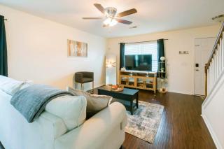 Amazing NEW Oasis With Hot Tub Mins to Airport - Pooler - 6