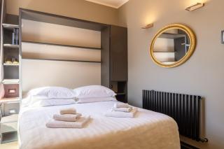 Ponte Vecchio Terrace Suite with Jacuzzi - Florencia - 6