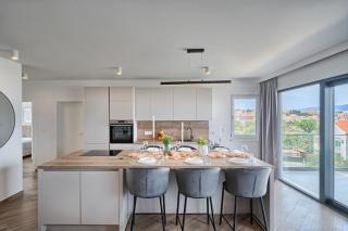 Aqualis Vista - Where Comfort Meets Stunning Scenery - Slatine - 9