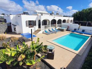 Villa Alberto Private Heated Pool, Jacuzzi, Sea Views - Playa Blanca - 0