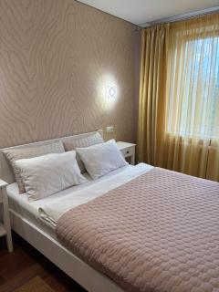 Двокімнатні апартаменти в парковій зоні,провулок Бульварний,12 ,два великих Смарт TV, преміум підписки YouTube та онлайн-кінотеатрів,ЗВІТНІ ДОКУМЕНТИ - 0