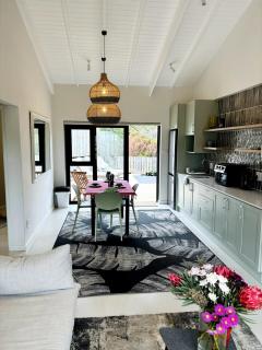 One on Albatros Road - 8