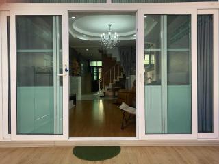 Entire Townhouse in Bangkok near Talat Phlu BTS & The Mall Thaphra - Bang Khun Thian - 4