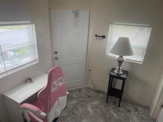 Cozy well loved and lived in vacation home - Bradenton - 1