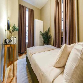 Central Park West Furnished 1 Bedroom Apartment - 5