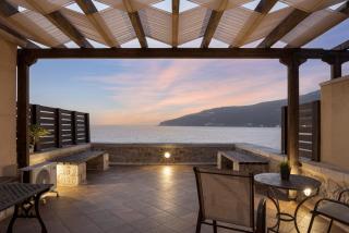 Aura Seafront Villa - 4