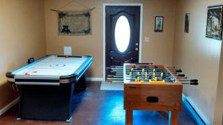 Charming Cabin Rental with a Hot Tub and Fireplace in the Smoky Mountains - Clyde - 9