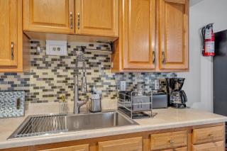 Next to Beach and Waterpark with Free Parking! - Seaside Heights - 7