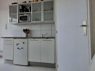 Studio cabine climatisé, piscine, parking, animaux admis, 350m plage - FR-1-250-62 - Le Grau-du-Roi - 6
