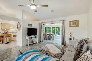 Fresh Water Canal, Pet Friendly & Bikes - Coral Cove Villa - Roelens Vacations - Cape Coral - 1