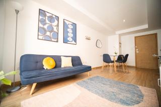 Céntrico Apt en zona 10 con Parqueo, GYM y Terraza - - 6