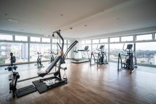 Céntrico Apt en zona 10 con Parqueo, GYM y Terraza - - 8