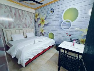 Papa Maddy Hostel & Homestay - Tājganj - 6
