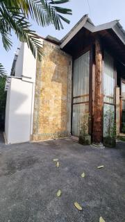 2 Minutes Walk to the Beach 3BR Beach Villa - Canggu - 9