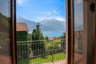 COMO LAKE VIEW Jasmin's Family House - 8