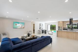 Modern Luxury Home with Racket Sports Gym BBQ - Rockdale - 1