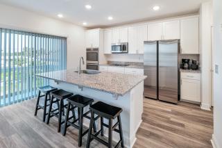 Brand new build Daytona Beach house, recently updated and only a 5 minute walk to the beach - Daytona Beach Shores - 2