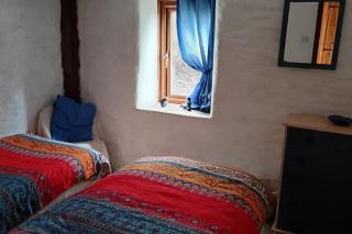 Inviting 2-Bed Cottage in Newcastle Emlyn - Newcastle Emlyn - 8