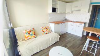 Charmant studio en bord de mer, piscine, climatisation, parking privé et wifi - 1