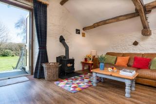 Ravendale, Kirkoswald in a rural setting with wood burning stove - 0