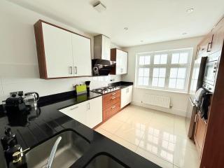 Stunning Spacious Home - Bristol - 1