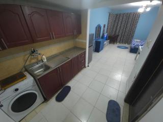 Stylish Beachfront Studio Sea View, Ajman - Ajman - 6