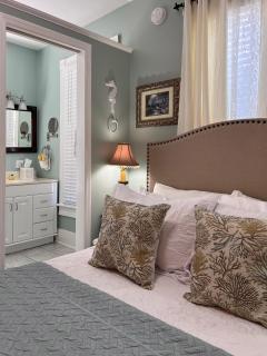 Victorian House Bed and Breakfast - 6