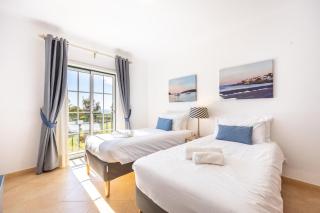 Luz Casas- St James 106, 3 bed, 2 bath, wifi, shared pool, sea view - Luz - 2