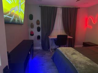Abbys Place - Tarpon Springs - 9