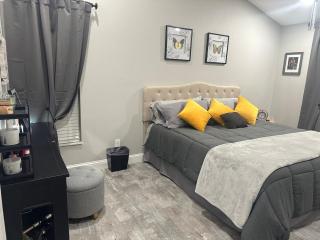 Abbys Place - Tarpon Springs - 1