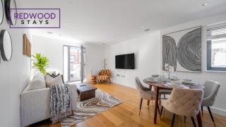 BRAND NEW!! 2 Bedroom 2 Bathroom Town Center Apt in Camberley FREE WiFi By REDWOOD STAYS - Camberley - 3