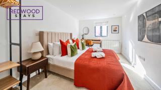 BRAND NEW!! 2 Bedroom 2 Bathroom Town Center Apt in Camberley FREE WiFi By REDWOOD STAYS - Camberley - 5