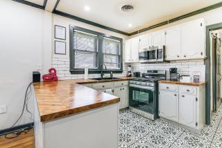 4 Mi to Beale Street and FedExForum Home with Yard! - Memphis - 3