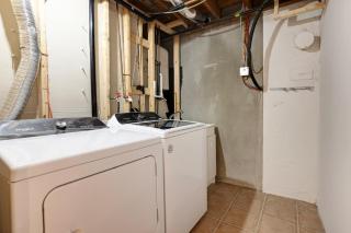 Comfy City Retreat , Seneca College, CMCC - Toronto - 8