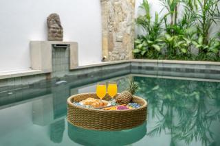 Exquisite 3-Bedroom Villa in Seminyak with Private Rooftop Oasis - Kerobokan - 8