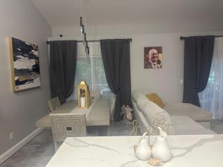 Abbys Place - Tarpon Springs - 6
