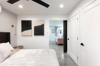 1BD 1BA-Black&White ArtBNB Cottage-Antique Row WPB - 6