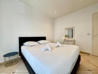 Vue Mer & Plage à 50m - T3 Cosy Hypercentre - Antibes - 9