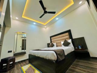 Hotel The SS Grand Near Taj Mahal - Agra - 7