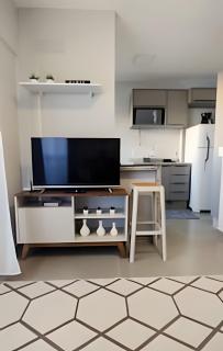 Apto com Wi-fi e garagem - - Londrina - 0
