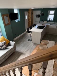 Brand New Stylish Converted Coach House in Cardiff - Cardiff - 2