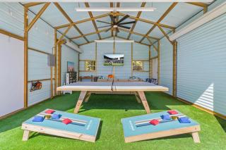 4 Br Oasis Pool Tiki Hut Hot Tub Ping Pong Arcade - 1