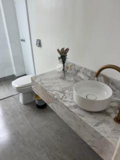 Conforto e Localização Estratégica - Perto de Tudo - 4