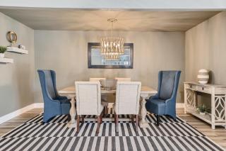 Lux Life! Central Location For Business Or Play! - Las Vegas - 0